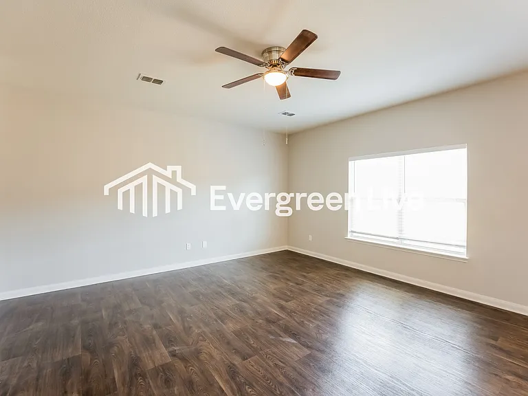14225 Bridgeview Ln — Photo 3