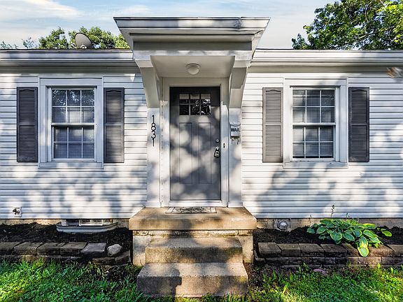 5th image of 1831 E 65th St