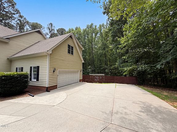 5th image of 7301 Lakefall Dr