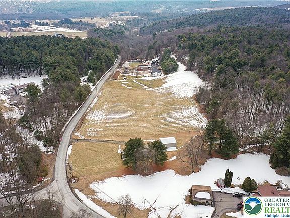 5th image of 1115 Smithlane Rd