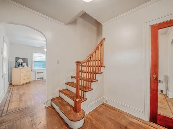 60-14 60th Avenue image 9 of 26