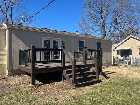 2nd image of 109 SW Walnut St