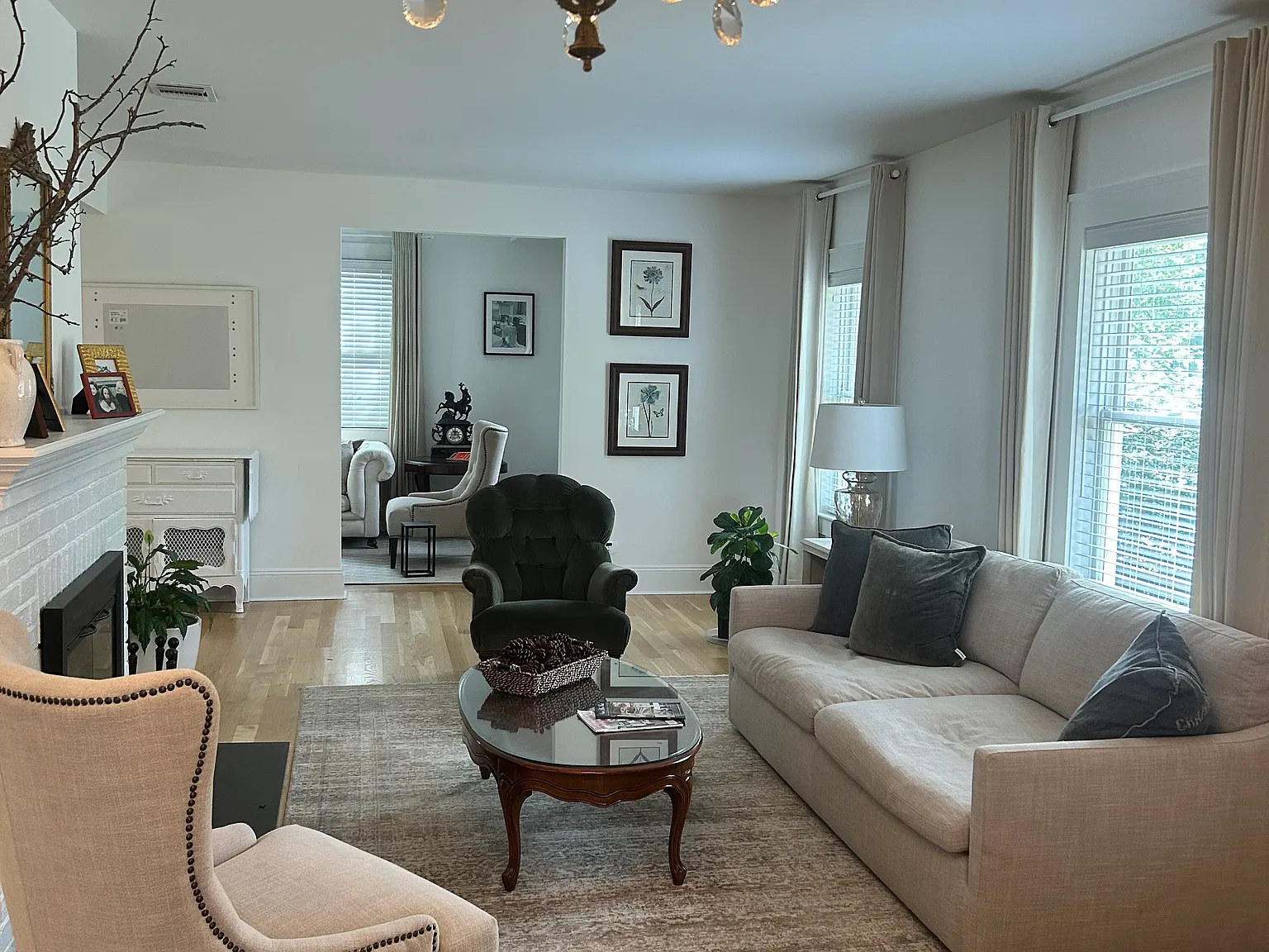 4 bed, 2.5 bath, 2000 sqft, $6,500 — Photo 2
