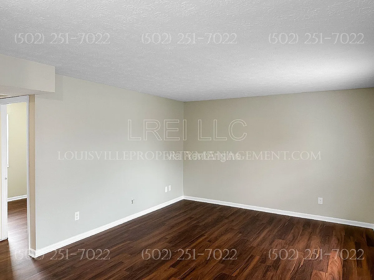 Building Photo - 160 W Blue Lick Rd #2