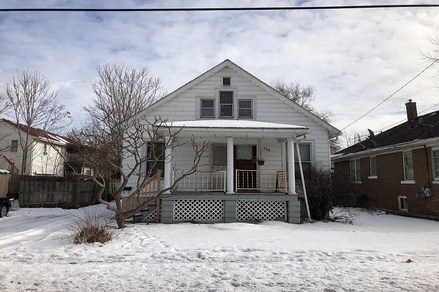 208 S Raynor Ave photo 1