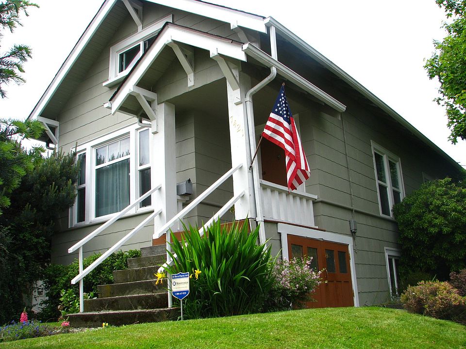 1913 Crafstman, corner of 75th and 8th Ave NW