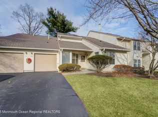 362 Sunshine Ct, Englishtown, NJ 07726