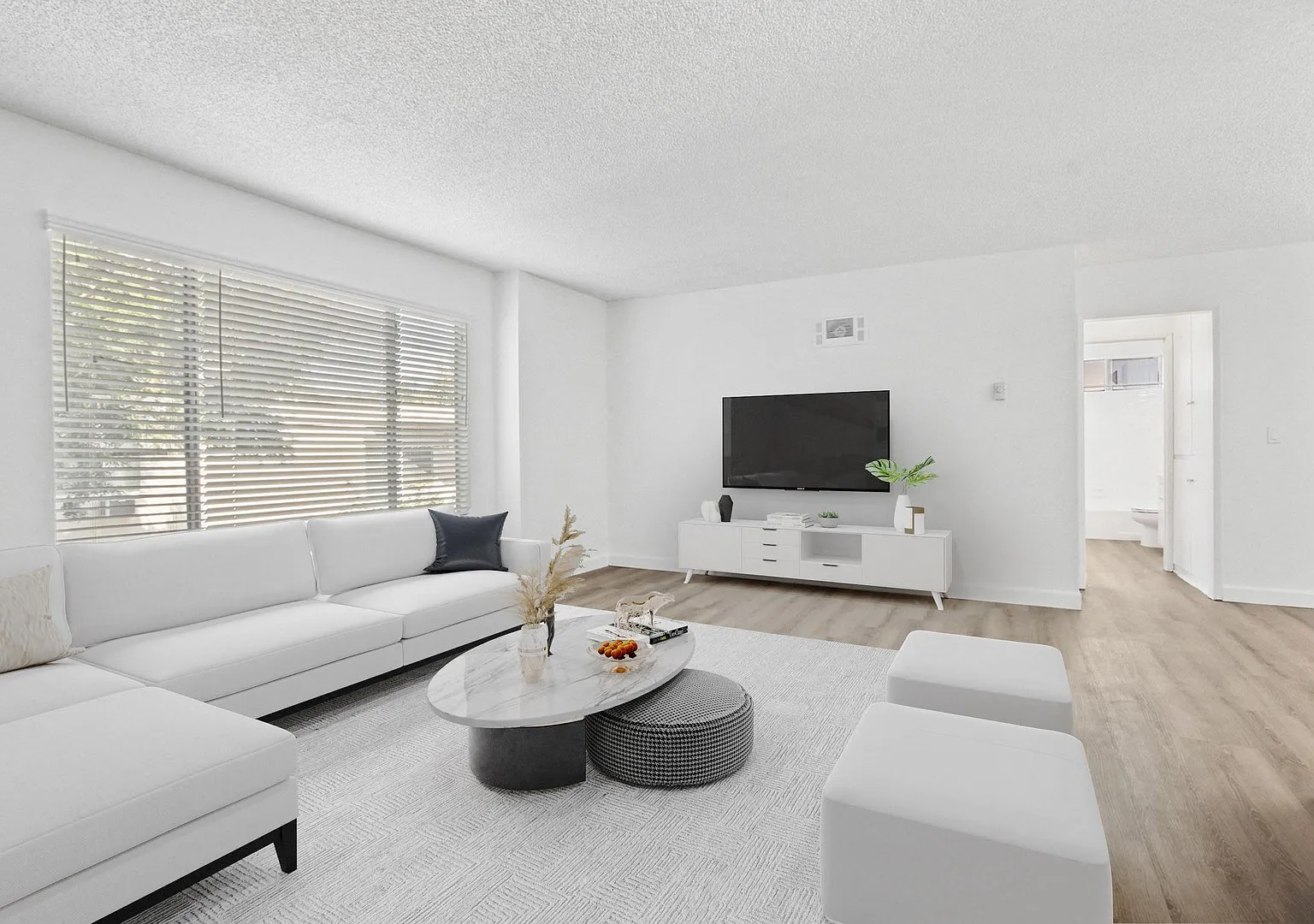 Bentley Avenue Apartments — Photo 1