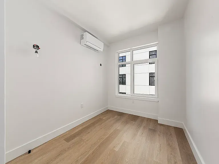 815 Willoughby Ave #2 — Photo 6