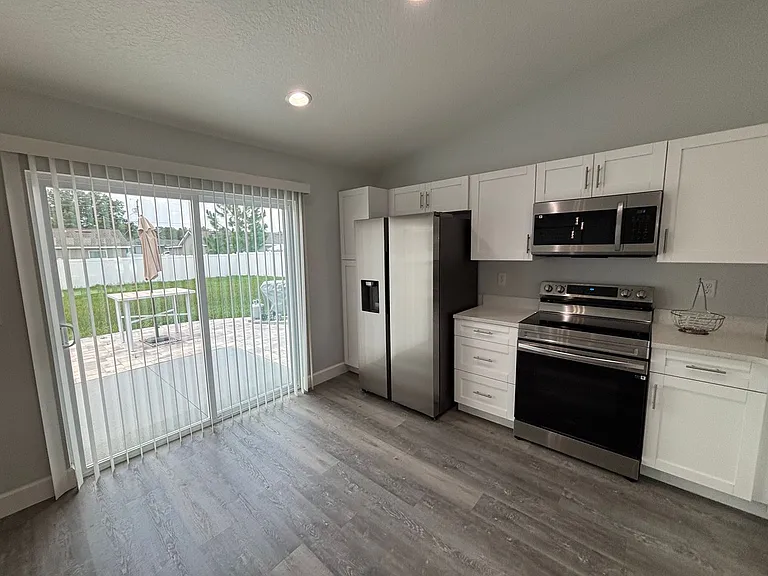 3722 SW 149th Ter — Photo 8