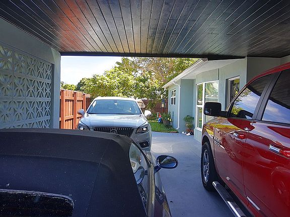 3rd image of 260 NW 38th Pl