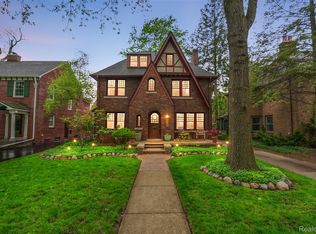 26329 York Rd, Huntington Woods, MI 48070