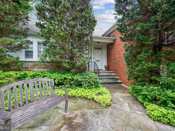 5713 Newington Rd, Bethesda, MD 20816