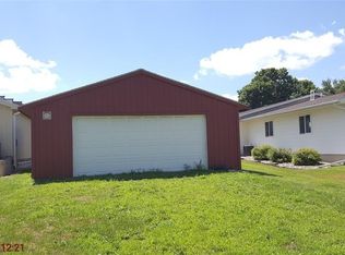 116 Vinton St, Palo, IA 52324