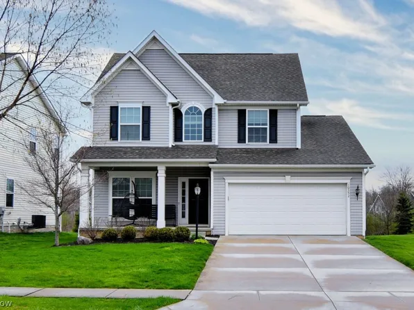 10352 Fox Hollow Cir, Twinsburg, OH 44087