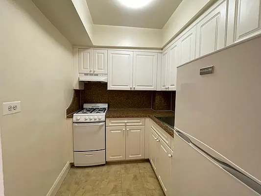 Rented by Contact Realty | media 2
