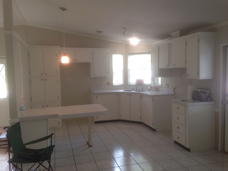 Light and Bright Kitchen 