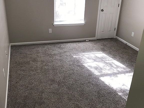 5th image of 1218 Foxwood Dr