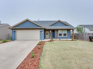 1417 Eagle Dr, Moore, OK 73160