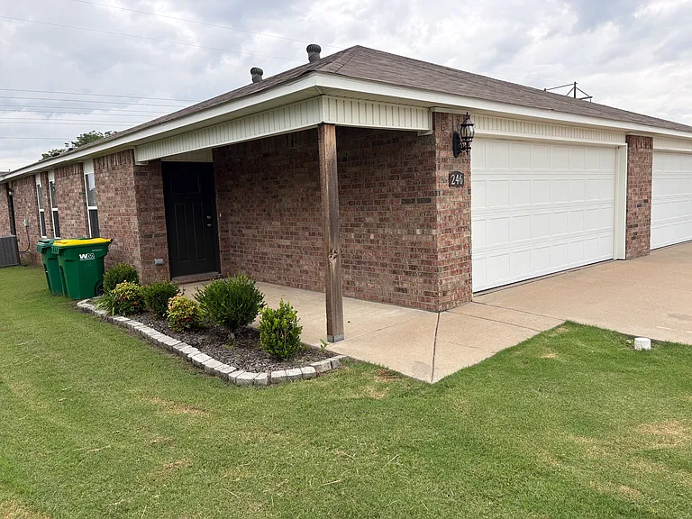 246 E Anabranch Ct — Photo 10