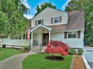 4 Beech Pl, Valhalla, NY 10595