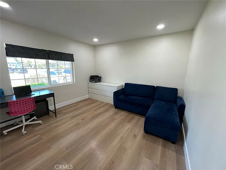 1432 N Catalina St — Photo 12