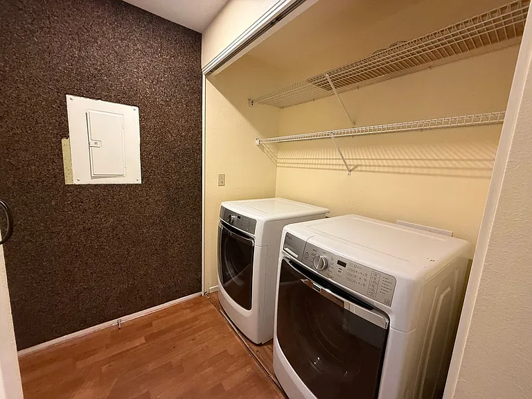 1050 NE Butler Market Rd #2 — Photo 23