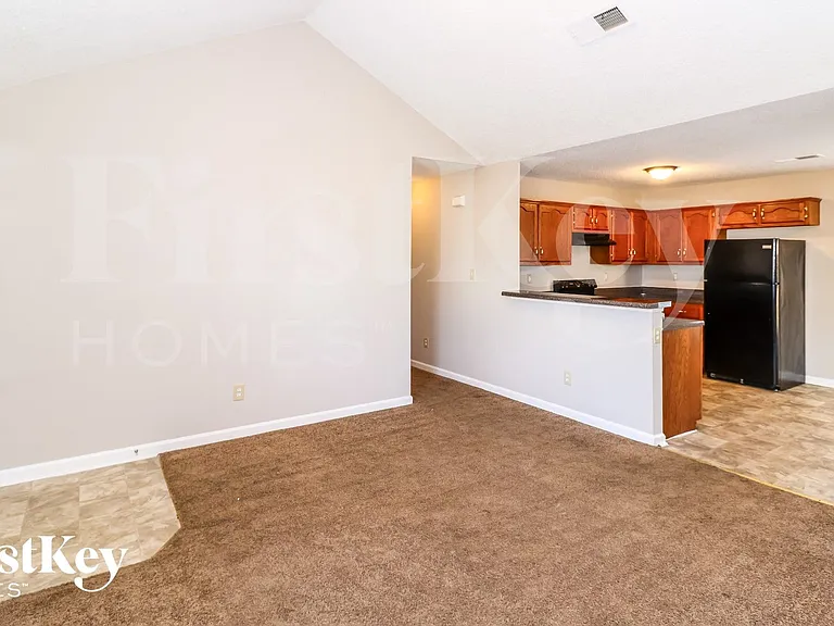 6911 Lagrange Cir S — Photo 4