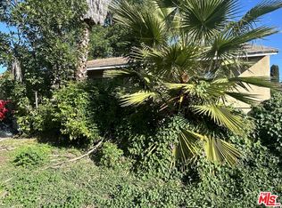 17559 Collins St, Encino, CA 91316