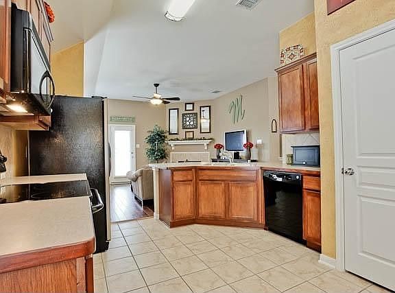 5th image of 2324 Aurora Dr