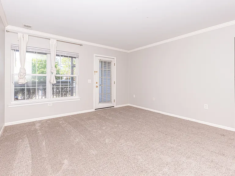 2646 S Knightsbridge Cir #1 — Photo 24