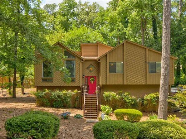 317 Hoofbeat Trl NE, Kennesaw, GA 30144