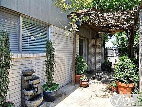4th image of 10615 Boedeker Dr #A