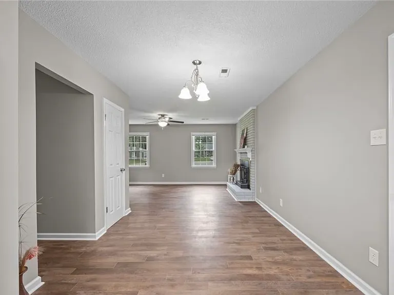 615 Wallingford Ct — Photo 5