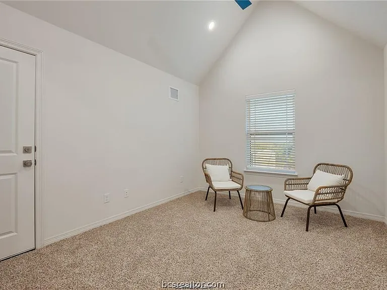 216 Richards St — Photo 12
