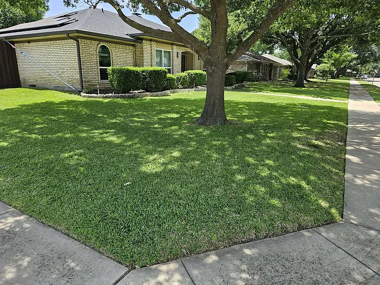 1714 Duke Dr — Photo 1