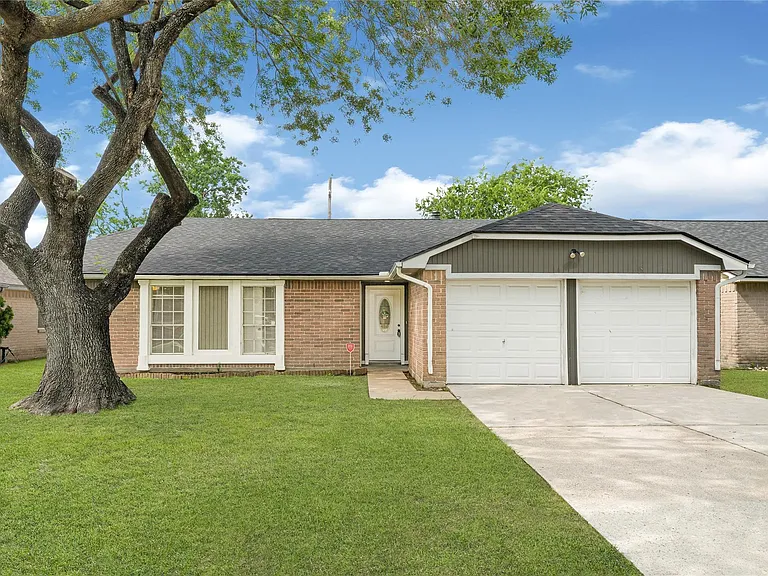 13439 White Cliff Dr — Photo 2