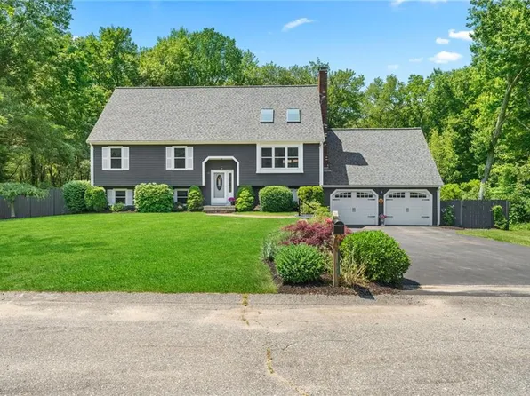10 Jameson Dr, Rehoboth, MA 02769
