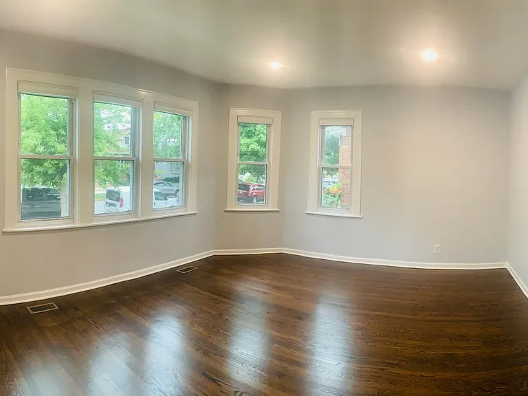3331 N Neenah Ave #1 — Photo 3