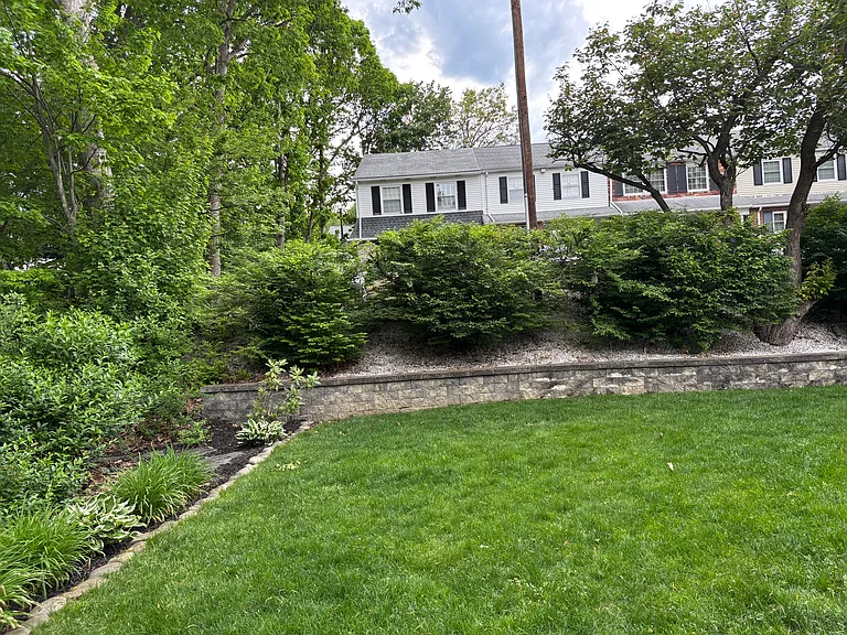 199 Haverford Dr — Photo 23