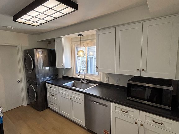 2nd image of 203 Hazelwood Dr