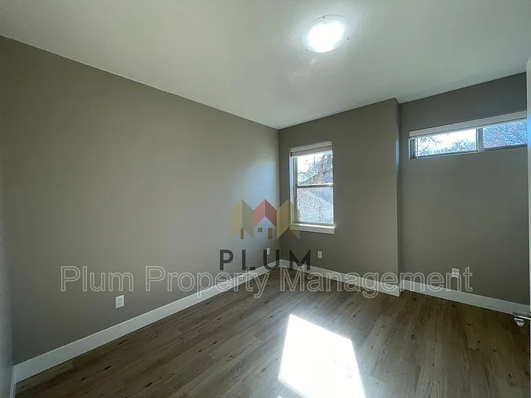 1724 S 14th St W #202 — Photo 12