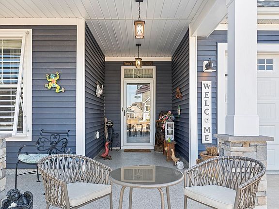 3rd image of 788 Hackberry Way