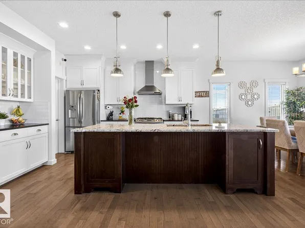 3936 Claxton Loop SW, Edmonton, AB T6W 1Y6