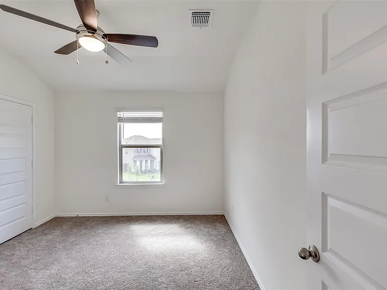 105 Clematis Ct — Photo 20