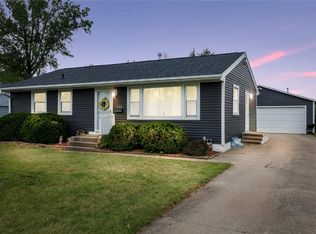700 Grant Wood Dr SE, Cedar Rapids, IA