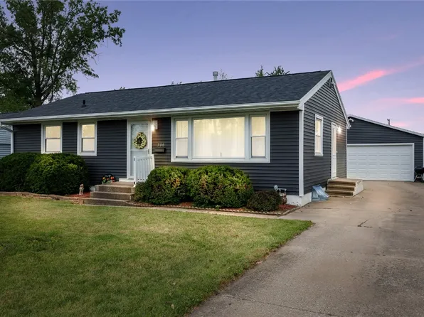 700 Grant Wood Dr SE, Cedar Rapids, IA 52403