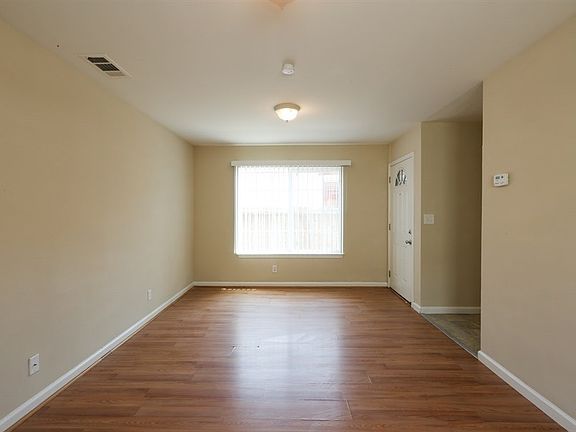 3rd image of 33 Chesley Ave