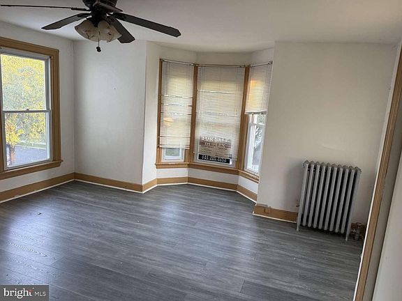 5th image of 218 Morrison Ave