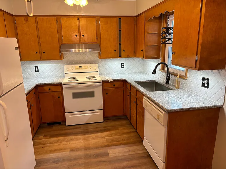 811 Soap Hollow Rd — Photo 3